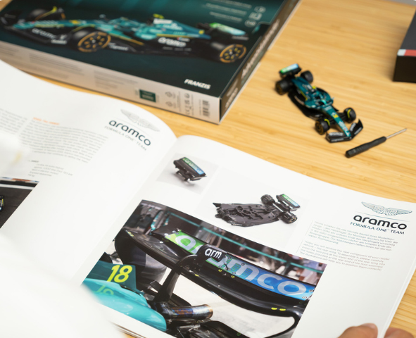 Aston Martin Aramco F1 Advent Calendar 1:43