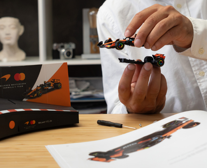McLaren F1 Advent Calendar 1:43